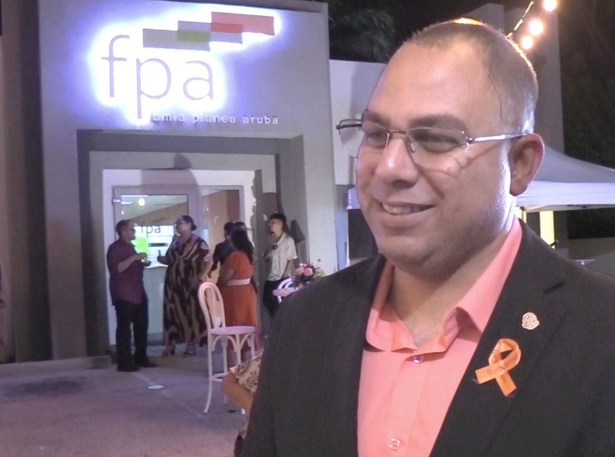 Cu 55 aña Fundacion Famia Planea Aruba ta sigui inverti den mucha- y hobennan